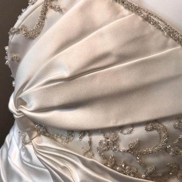 Alfred Angelo NWT Wedding Dress - Picture 12 of 16